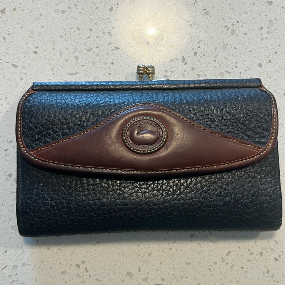 Dooney & Bourke wallet